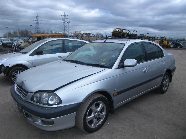 1999 TOYOTA AVENSIS CD Parts